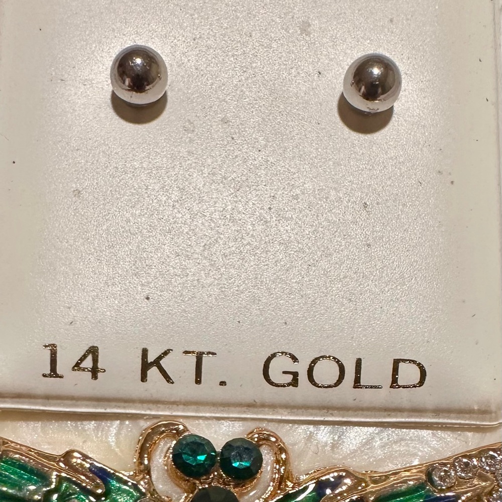 14k white gold studs